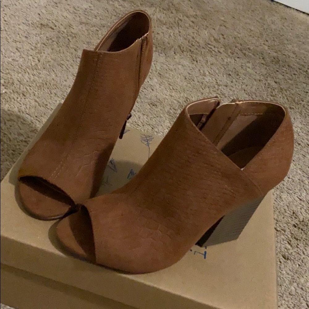 Peep toe booties